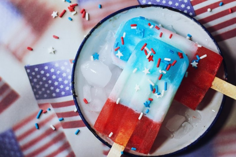 How to Make Homemade Red, White, And Blue Popsicles